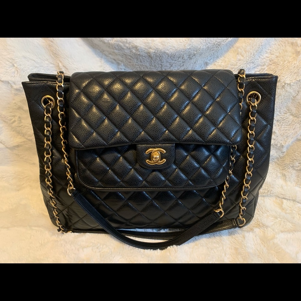 Jumbo CHANEL shopping tote with flap